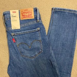 Levi’s 711 Skinny - Size 27